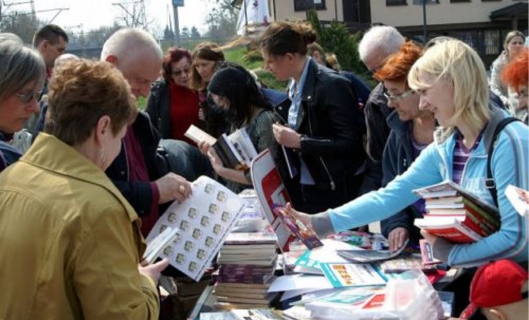 Mieszkańcy Pruszkowa otrzymają 4000 książek, zaprasza Jan Górski & pruszkowskie SLD